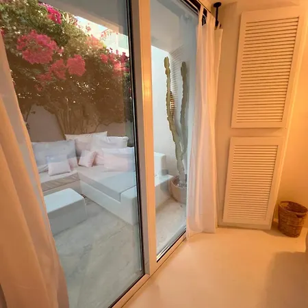 Sunset Deluxe And Apartmán Paphos