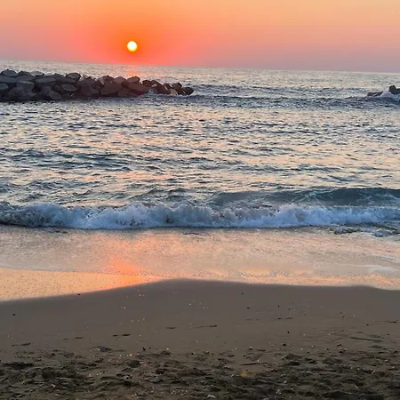 Sunset Deluxe And 公寓 *