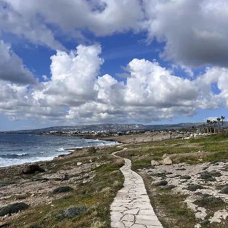 Sunset Deluxe And Apartamento Pafos