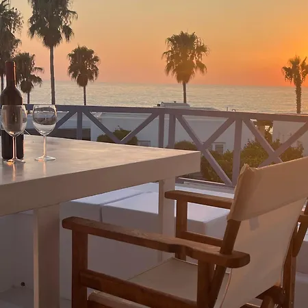 Sunset Deluxe Villa&studios *