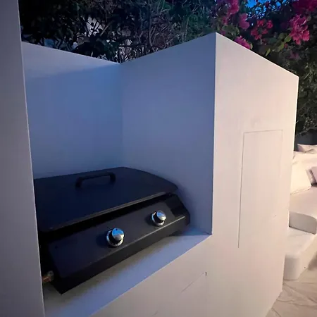 Sunset Deluxe And 파포스