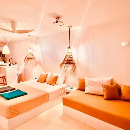 Sunset Deluxe And Apartment Paphos