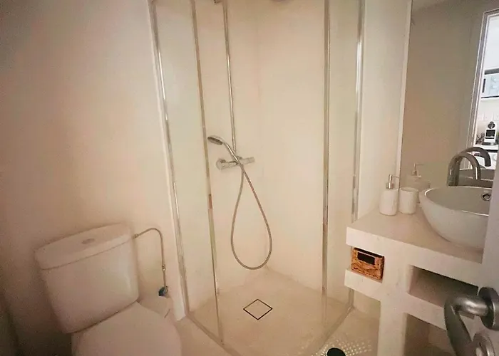 Sunset Deluxe And Πάφος