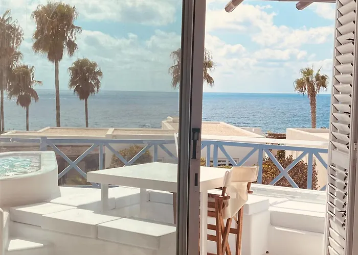 Sunset Deluxe And Daire *