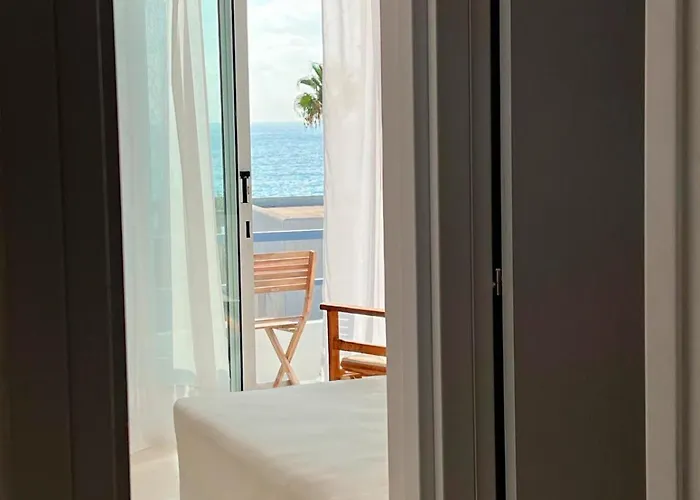 Sunset Deluxe And Πάφος