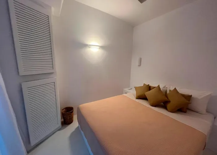 Sunset Deluxe And Daire Pafos