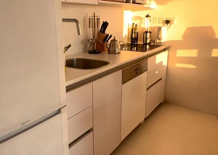 Sunset Deluxe And Πάφος