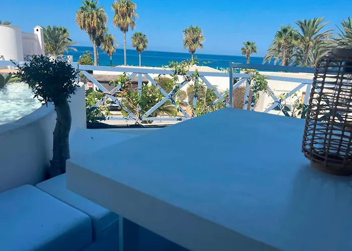 Sunset Deluxe And Daire *