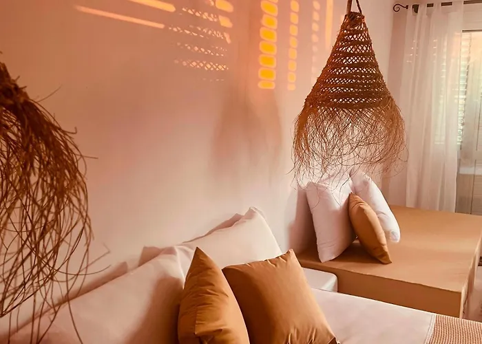 Sunset Deluxe And Πάφος