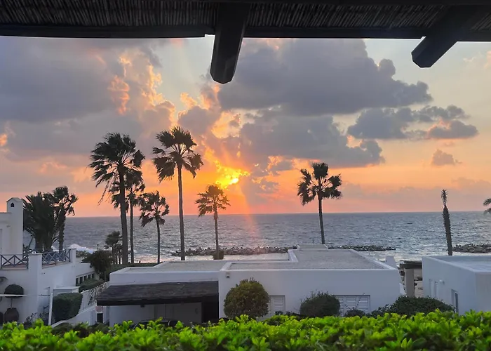 Sunset Deluxe And Apartman Paphos
